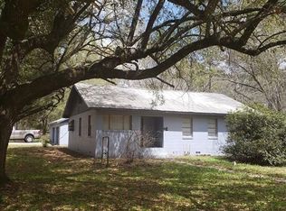 6 N Pines Rd, New Caney, TX 77357