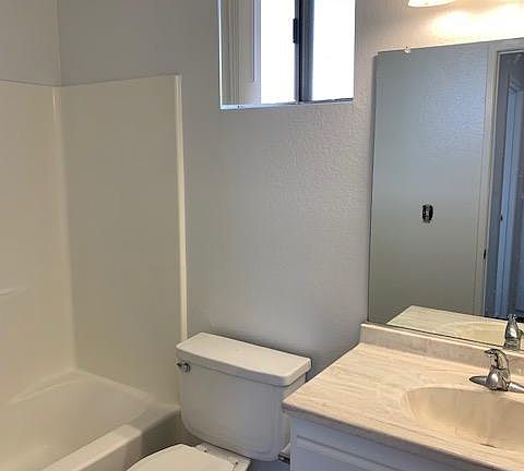 4th image of 3228 W 139th St APT 2