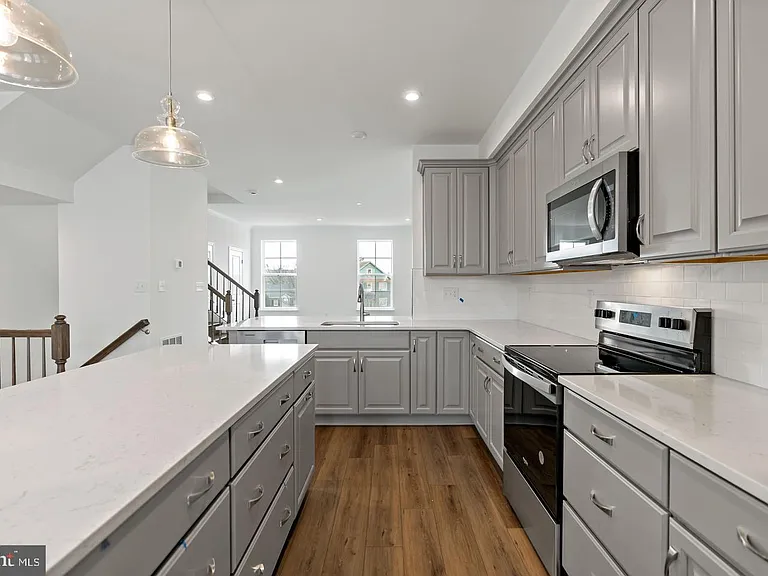646 Hemsworth Ln — Photo 23