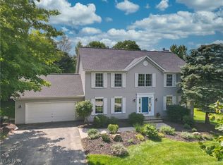 15 Kimberwick Ct, Chagrin Falls, OH 44022