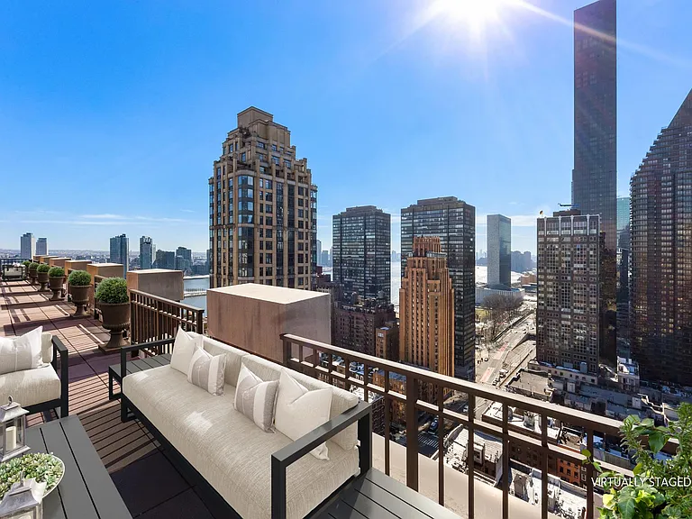 351 E 51st St #Penthouse 8 — Photo 13