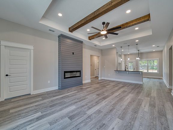 4th image of 115 Vesta St