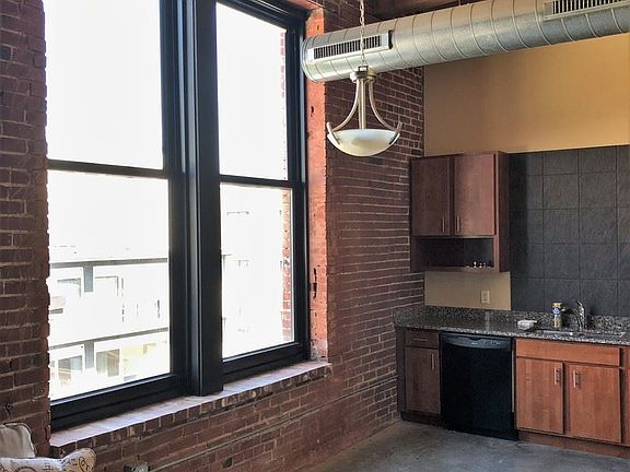 3rd image of 1114 Lucas Ave Unit 711