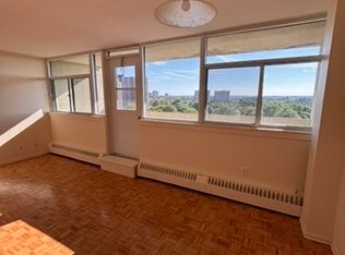 70 McEwen Ave #1201, Ottawa, ON K2B 5M3