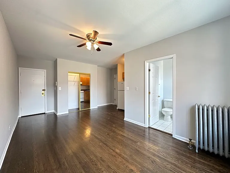 914 W Dakin St #512 — Photo 11