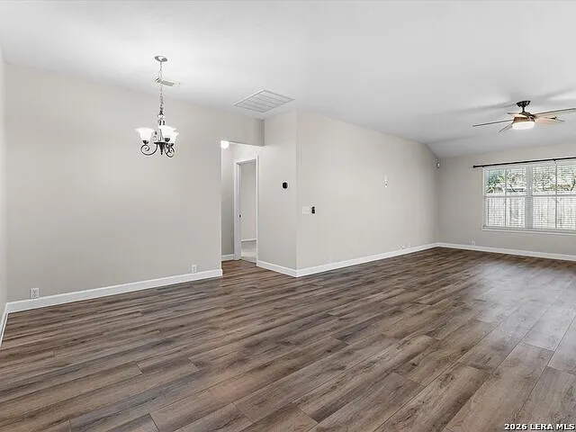 3 bed, 2.0 bath, 1758 sqft, $1,895 — Photo 3