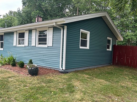 4th image of 44 Boyle Rd
