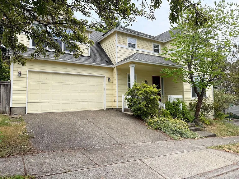 184 SW 105th Ter — Photo 2
