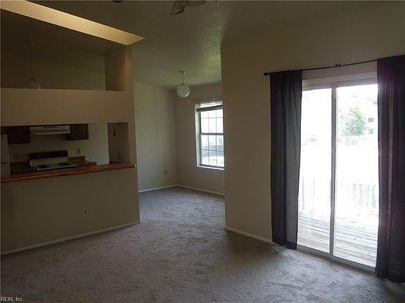 3rd image of 623 Bluff Ct