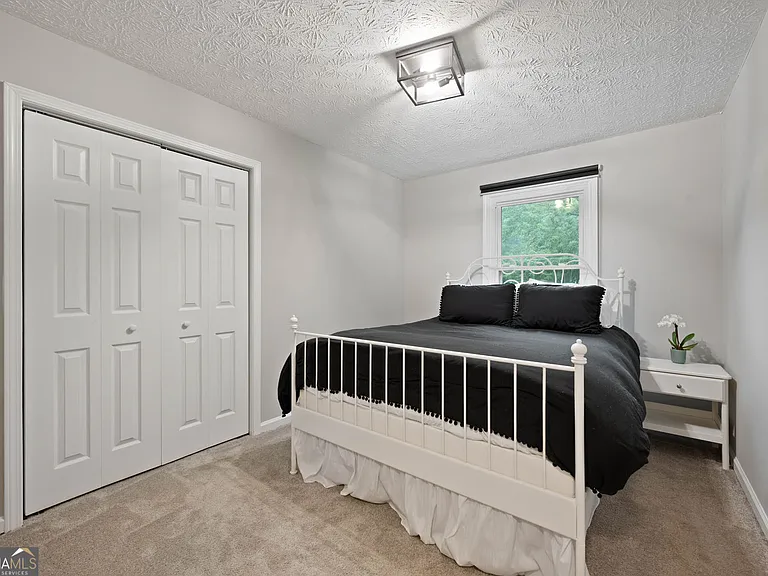 5870 Shadewater Dr — Photo 17