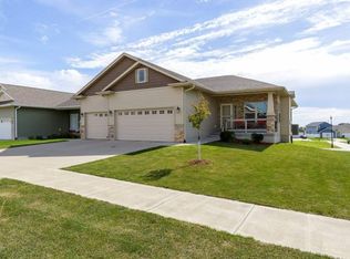 1531 Olde Brandy Ln, Davenport, IA 52807