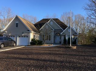 8 Oak Leaf Dr, Waretown, NJ 08758