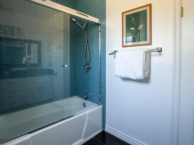 7439 Leescott Ave — Photo 11
