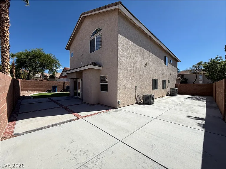 2456 Sheltered Meadows Ln — Photo 33