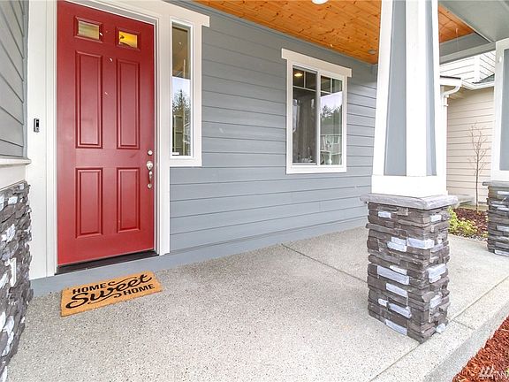 This home is like brand new, come inside and see!