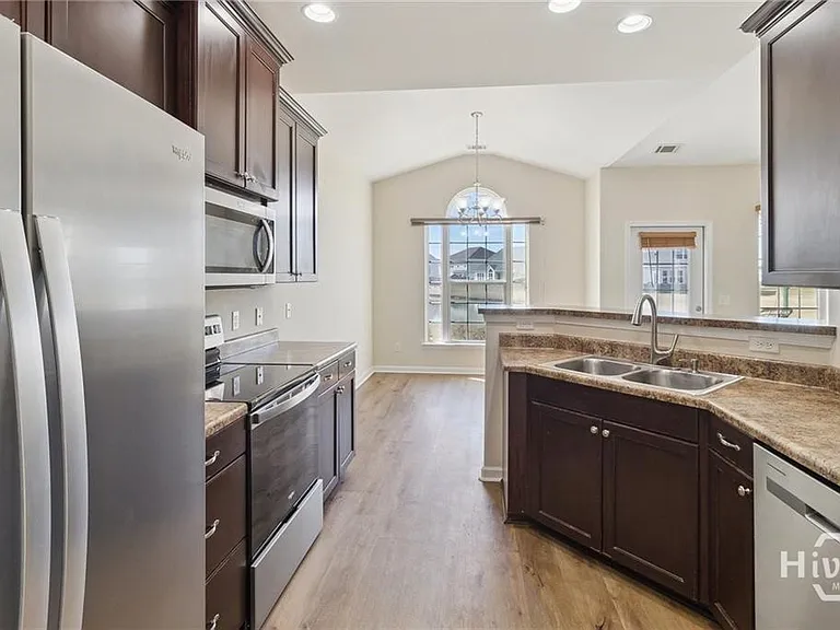 117 Greyfield Cir — Photo 7