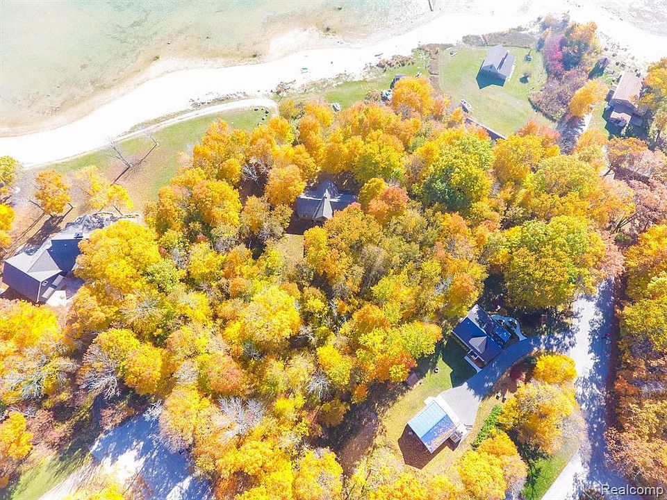 2952 Spruce St, Saint Ignace, MI 49781 Zillow