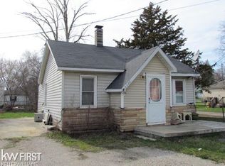 3336 N Greenly St, Burton, MI
