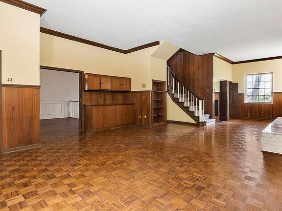 3rd image of 1137 SW Castle Heights Ter