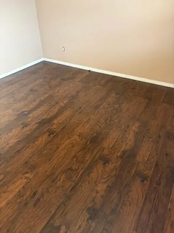 5 bed, 3200 sqft, $1,400 — Photo 3