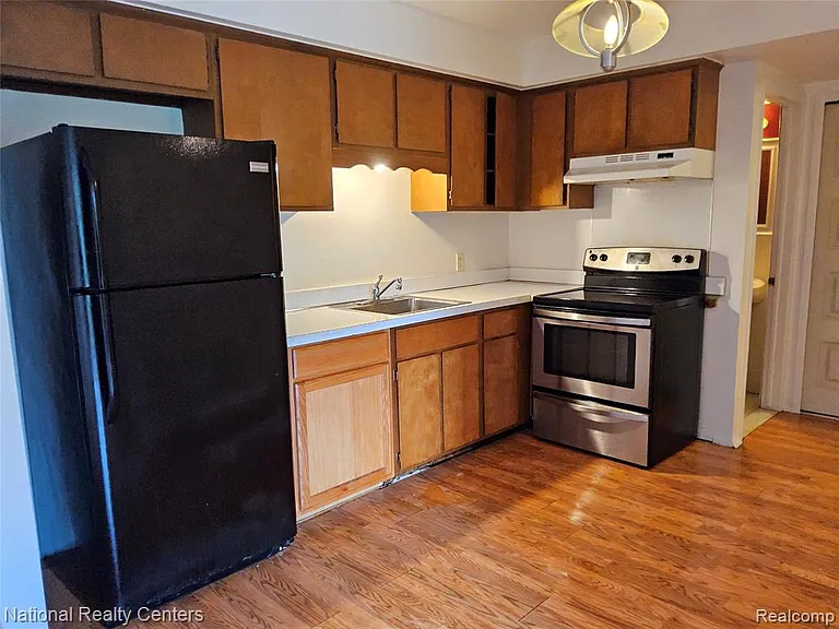 29576 City Center Dr #4 — Photo 12