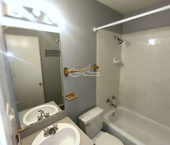 1105 Leslie Cir #C — Photo 6