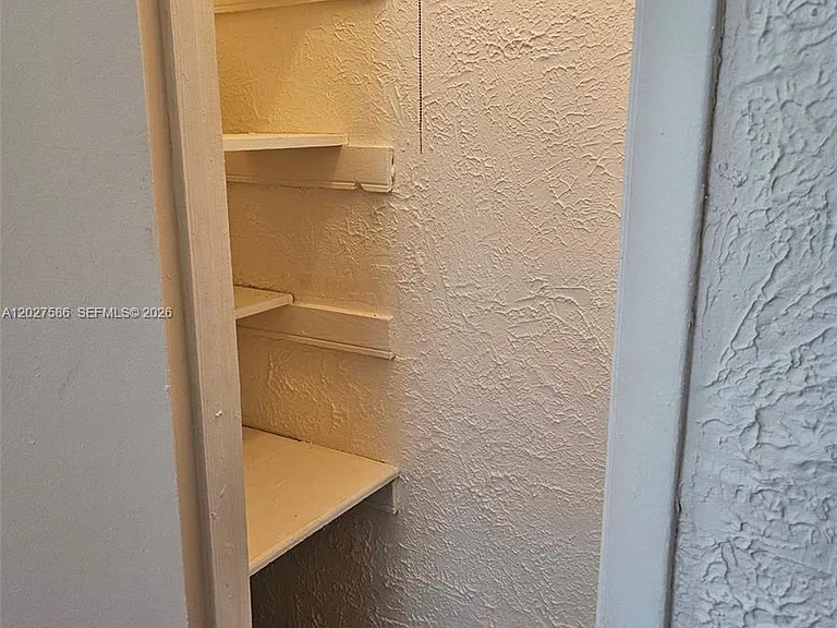 709 NE 4th Ct #2 — Photo 5