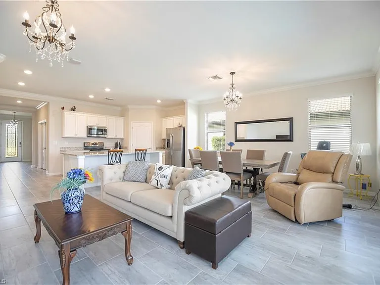 2075 Parson St — Photo 4