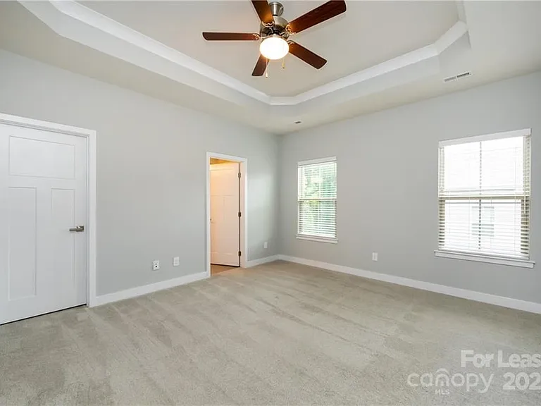 1736 Town Oak Ln — Photo 4