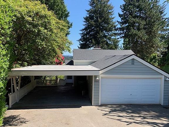 2,580 SF home in Victory Heights neighborhood.