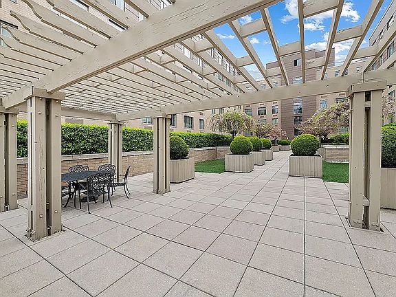 5th image of 1955 1st Ave #7006
