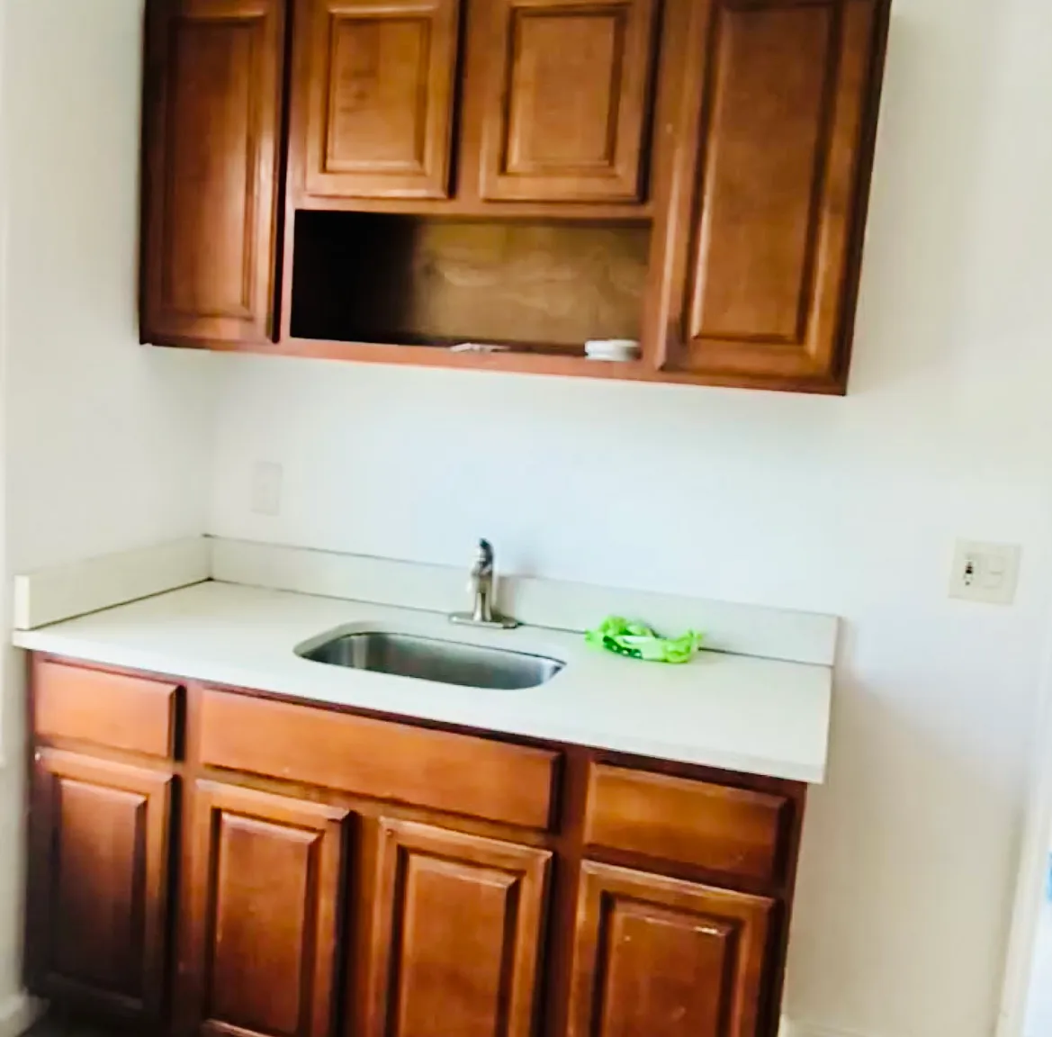2 bed, 2400 sqft, $2,000 — Photo 4