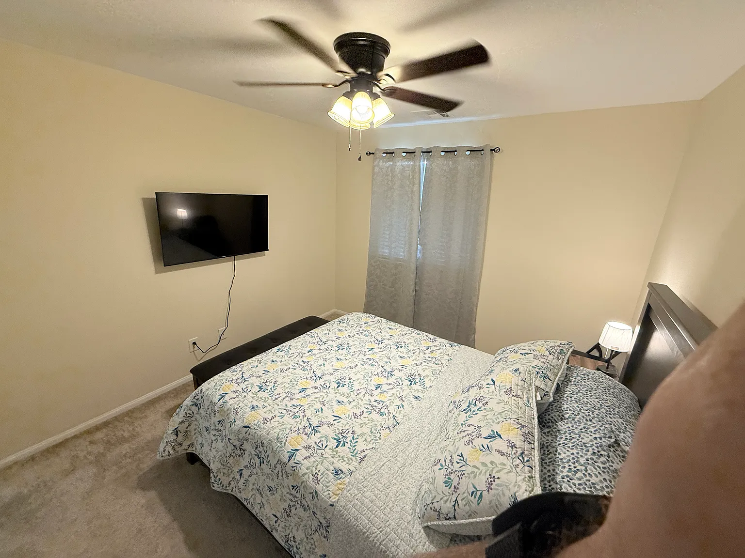 6 bed, 2129 sqft, $2,500 — Photo 3