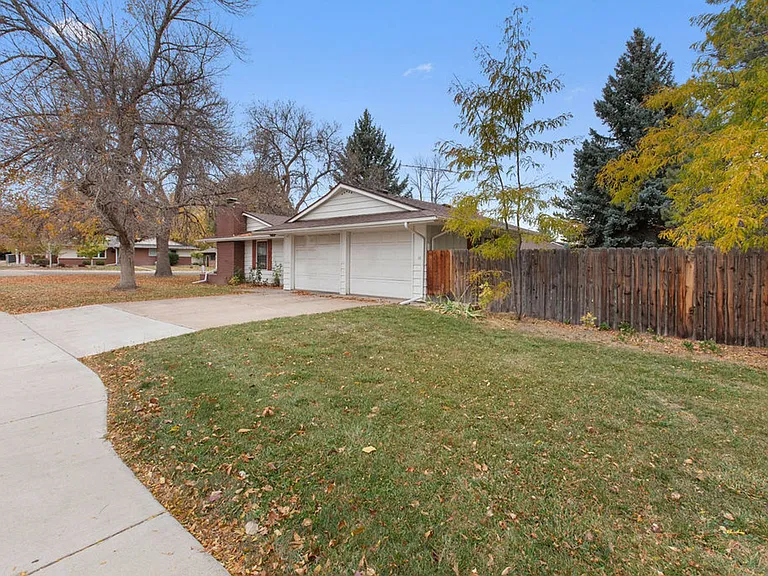 2524 Mathews St — Photo 3