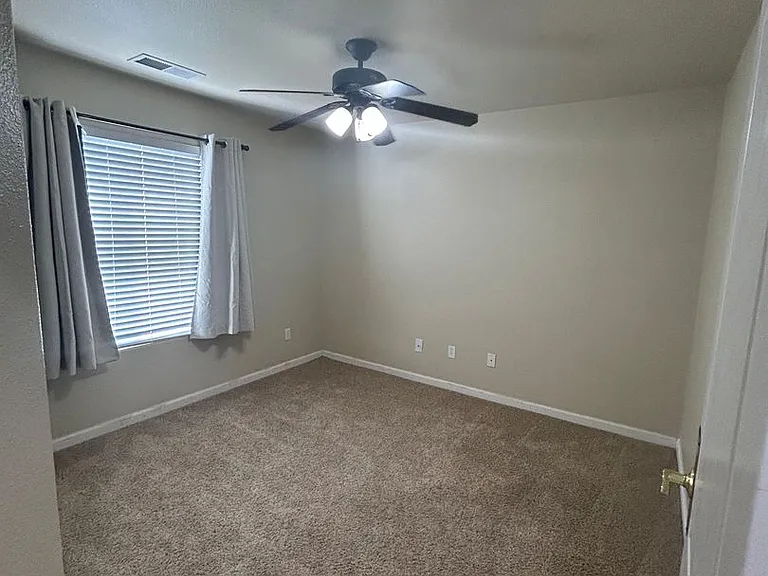 2416 Glacier Way — Photo 16