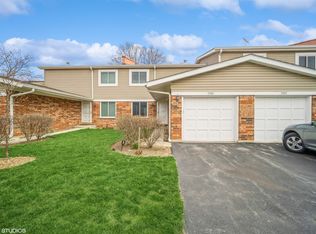1989 N Lexington Dr, Palatine, IL 60074