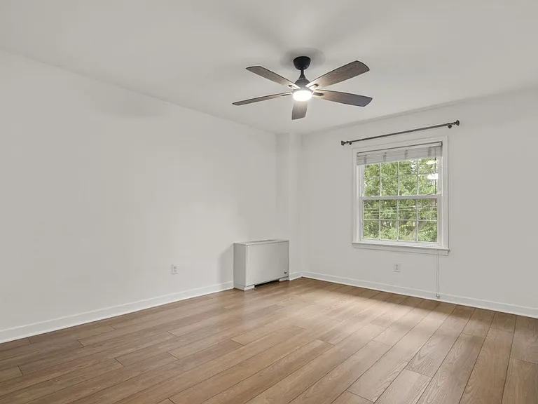 3334 Spring Ln #B42 — Photo 17