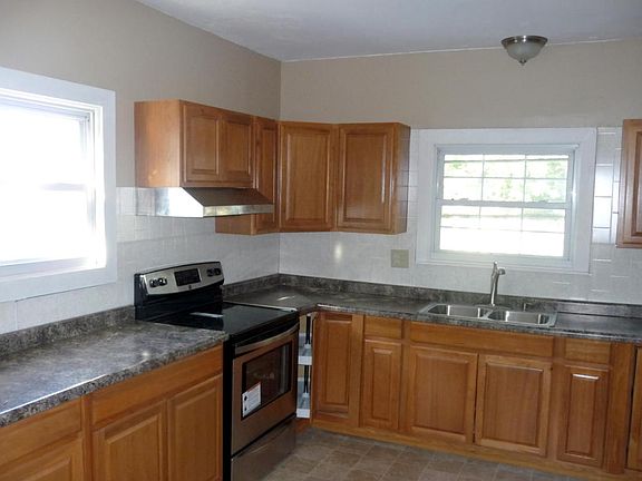 2nd image of 214 Wilcox Ave