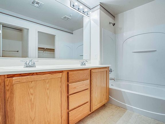 4th image of 2726 S Equestrian Dr Unit 102
