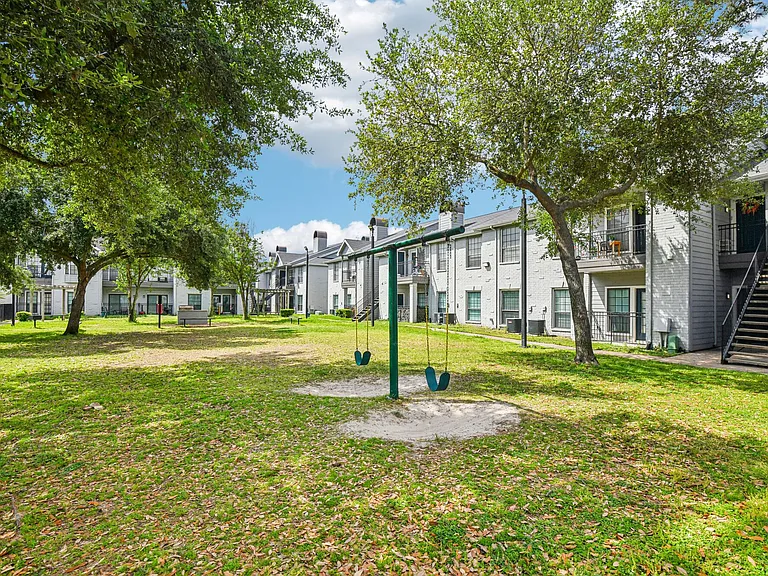 Green Tree Place — Photo 39