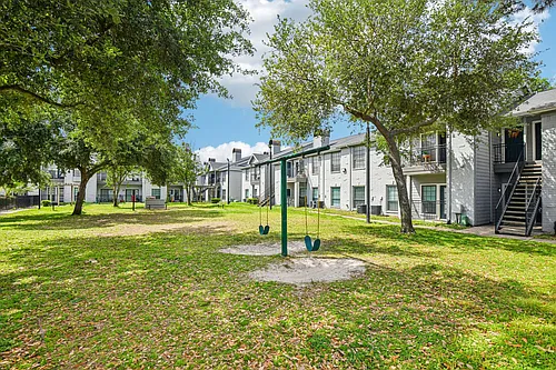 Green Tree Place Photo 1