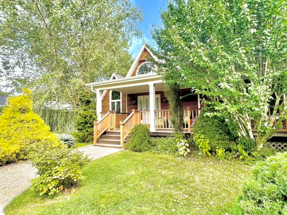 6 Nidzyn Ave