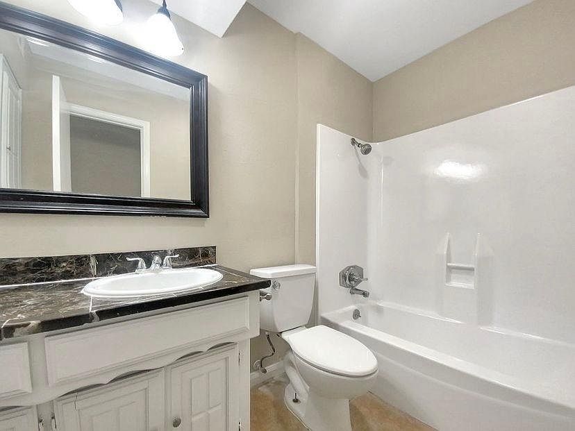 1st image of 11503 Oak View Dr #1