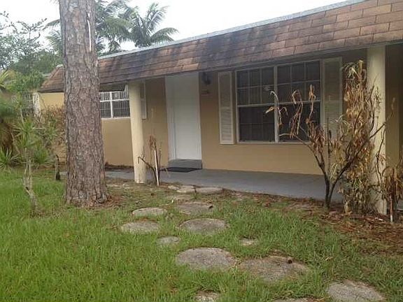 4th image of 1330 NE 211th Ter