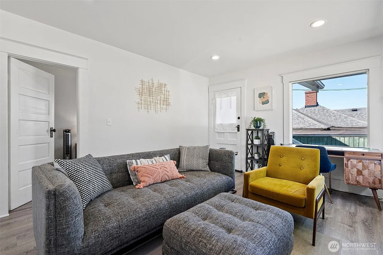 2 bed, 840 sqft, $3,200 — Photo 4