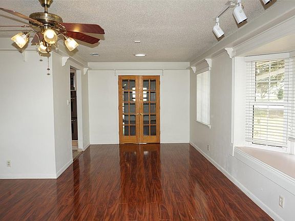 4th image of 1711 W Lavender Ln