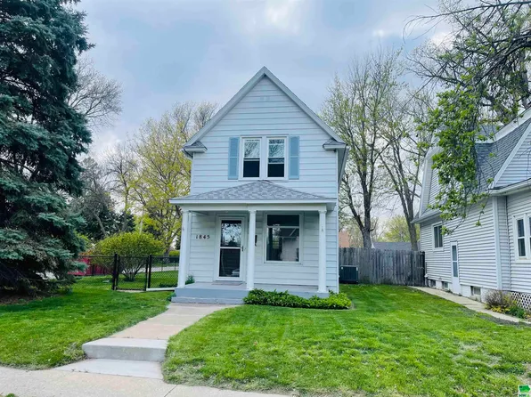 1845 S Lemon St, Sioux City, IA 51106
