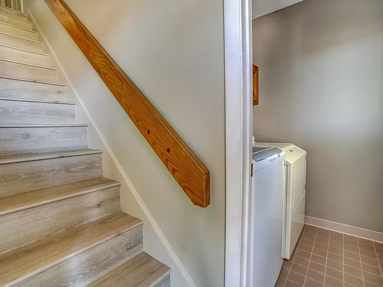 STAIRS LEADING TO 2ND FLOOR