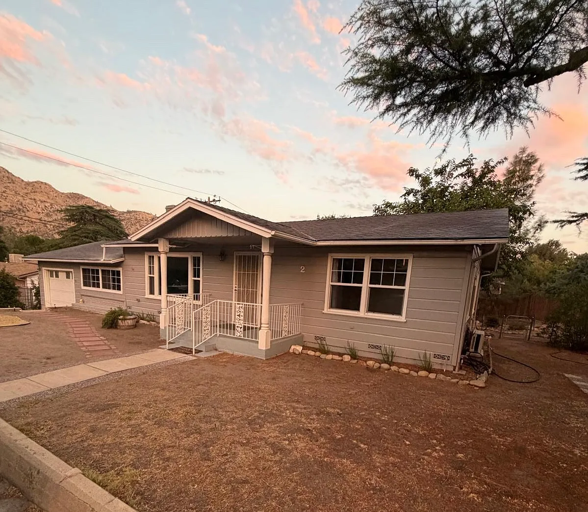 3 bed, 1300 sqft, $1,900 — Photo 2