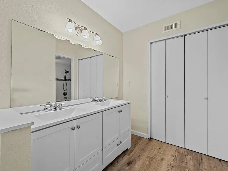6005 Dooley Dr — Photo 21